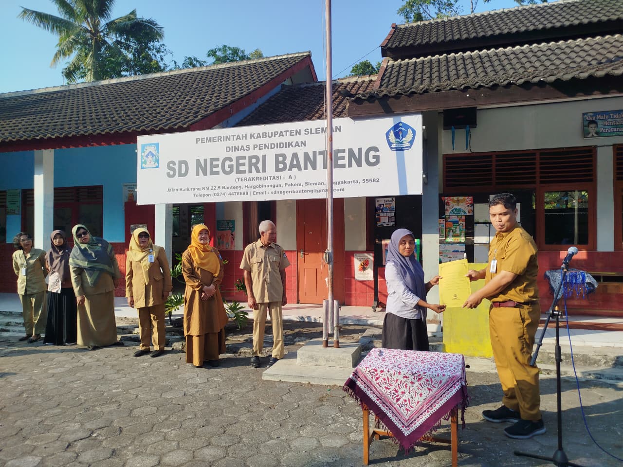 Tentang Sekolah